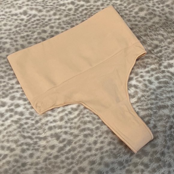 SKIMS Other - Skims Sculpting Core Control Thong